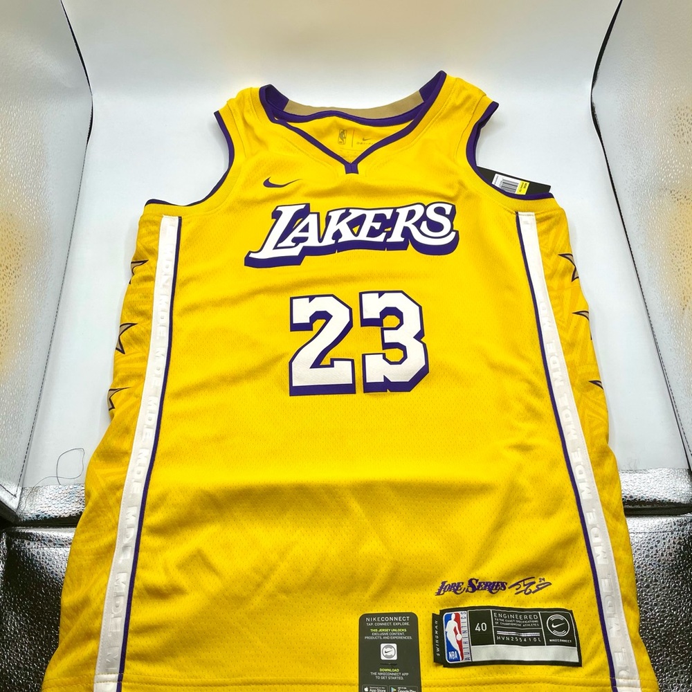 Nike Lakers Yellow Basketball Jersey - Picture 4 of 5